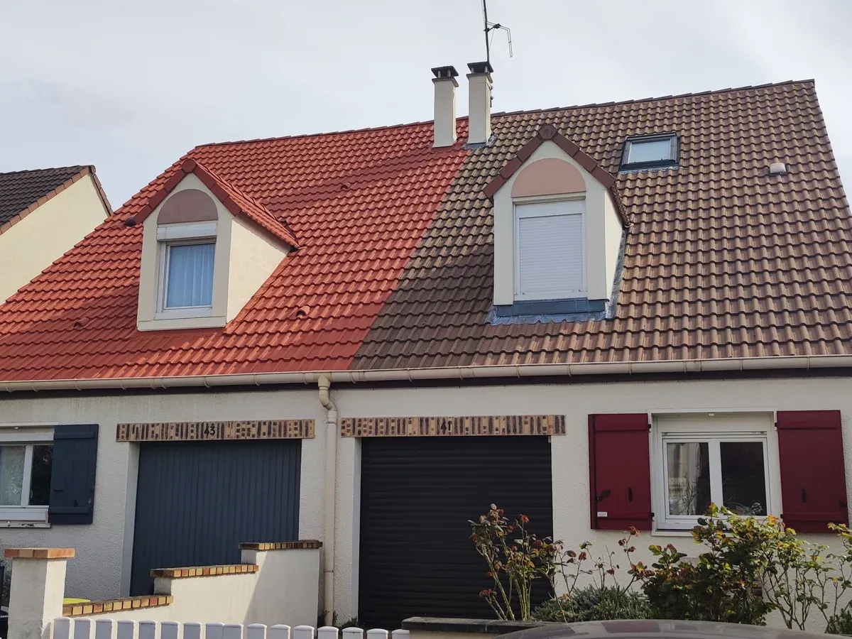 Chantier de rénovation de toiture en tuile réalisé par Maison Chris Renov en Île-de-France